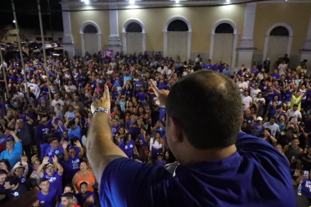 Eleitores comemoram reeleição de Emídio Júnior (PP); maioria de 12.410 sobre segundo colocado, Netinho França&nbsp;(Republicanos)