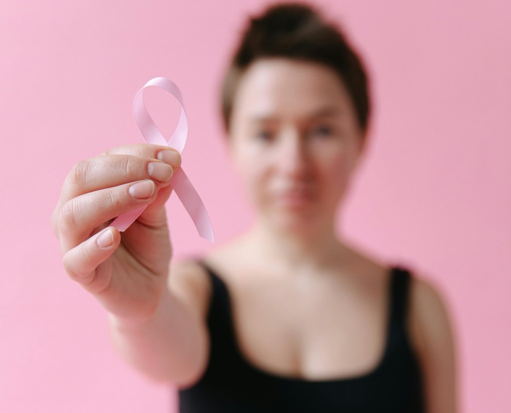 No mês do Outubro Rosa, grupo de saúde lança e-book sobre autocuidado da&nbsp;mulher