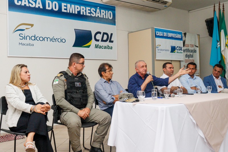 Comerciantes de Macaíba discutem desabastecimento de água com&nbsp;autoridades