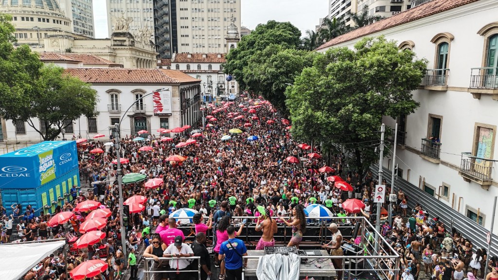 Profissional orienta sobre cuidados com audição e voz durante período de&nbsp;Carnaval